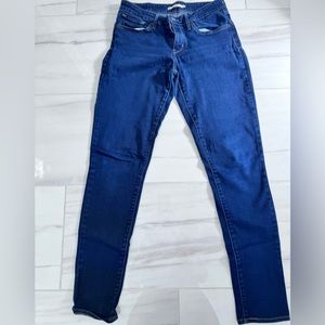 Levi’s 711 Skinny Jeans